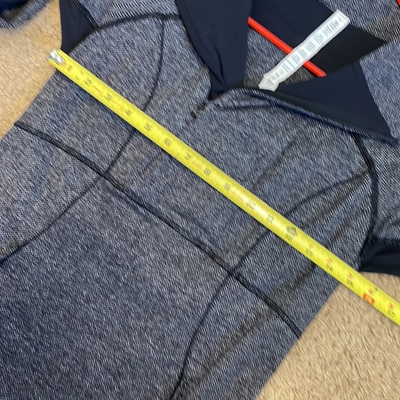 Lululemon think fast pullover - Picture 4 of 8